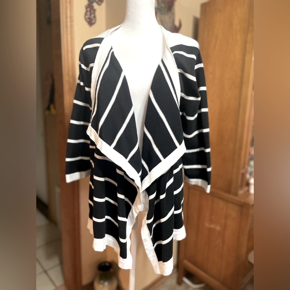 Women's Cascading Front Cardigan Black & White